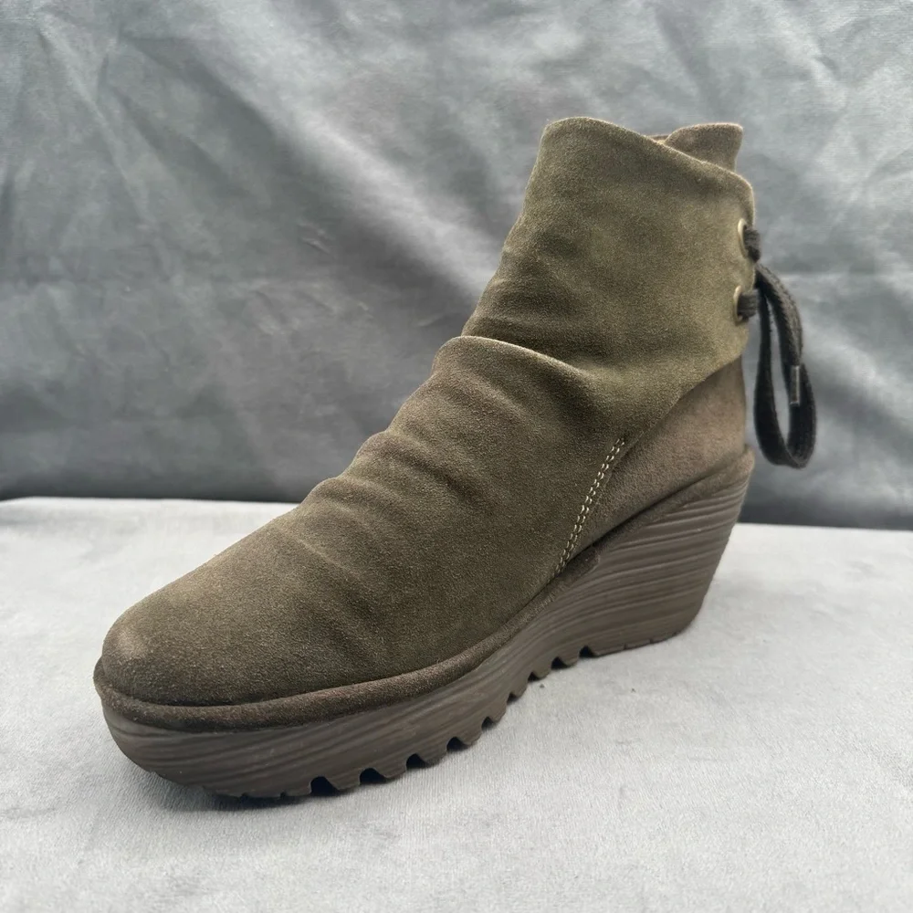 Fly London Yama Wedge Booties Women’s US 7.5 / EU 38 Olive Green Suede‎ Leather